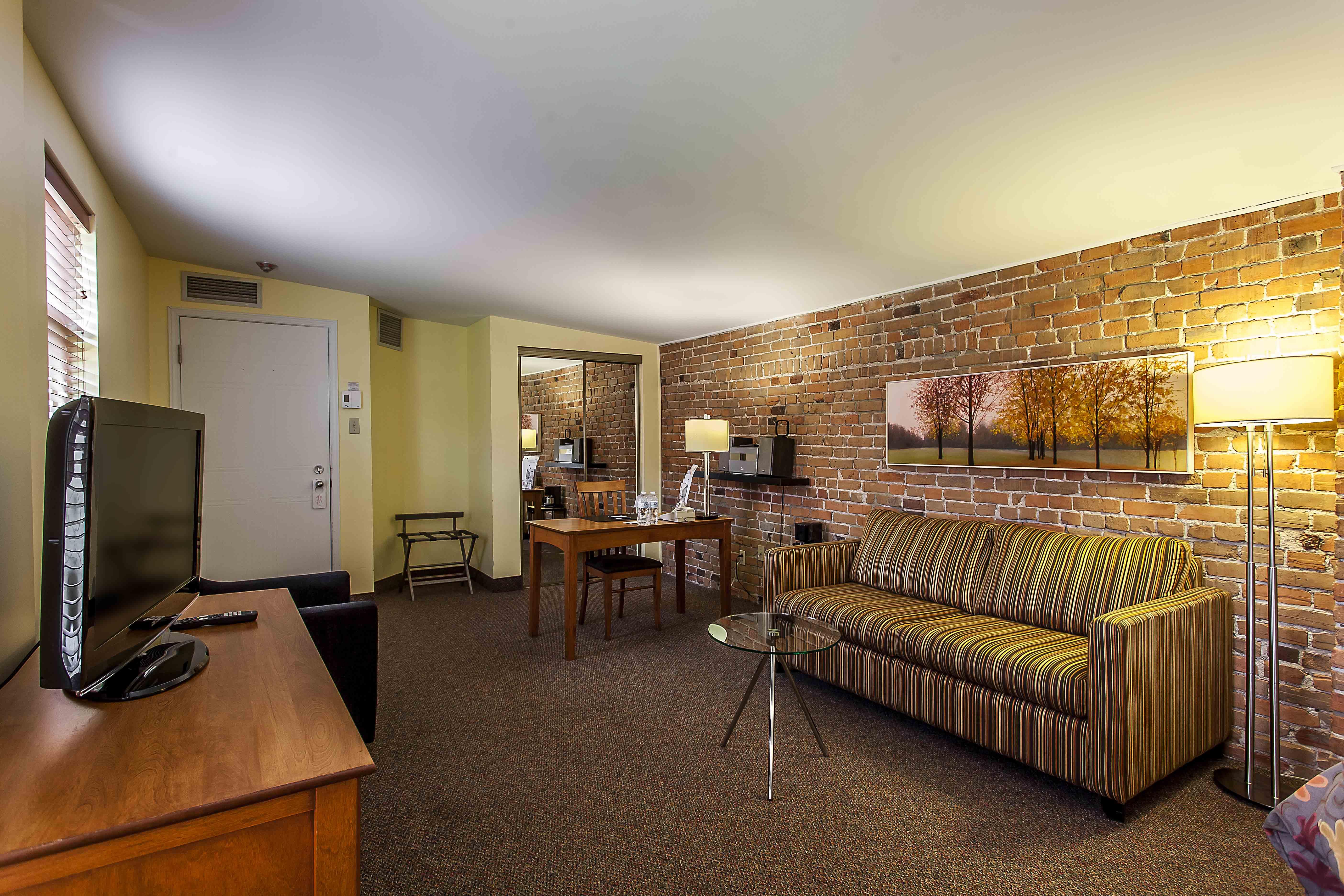 โอแบร์ฌ เดอ ลา ฟงแตน Hotel มอนทรีอัล ภายนอก รูปภาพ