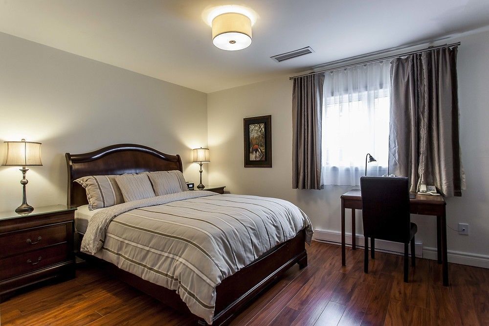 โอแบร์ฌ เดอ ลา ฟงแตน Hotel มอนทรีอัล ภายนอก รูปภาพ