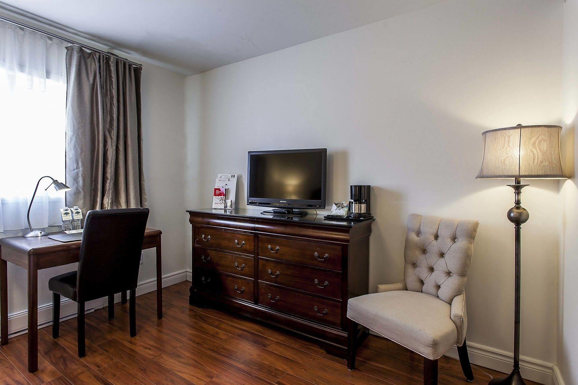 โอแบร์ฌ เดอ ลา ฟงแตน Hotel มอนทรีอัล ภายนอก รูปภาพ