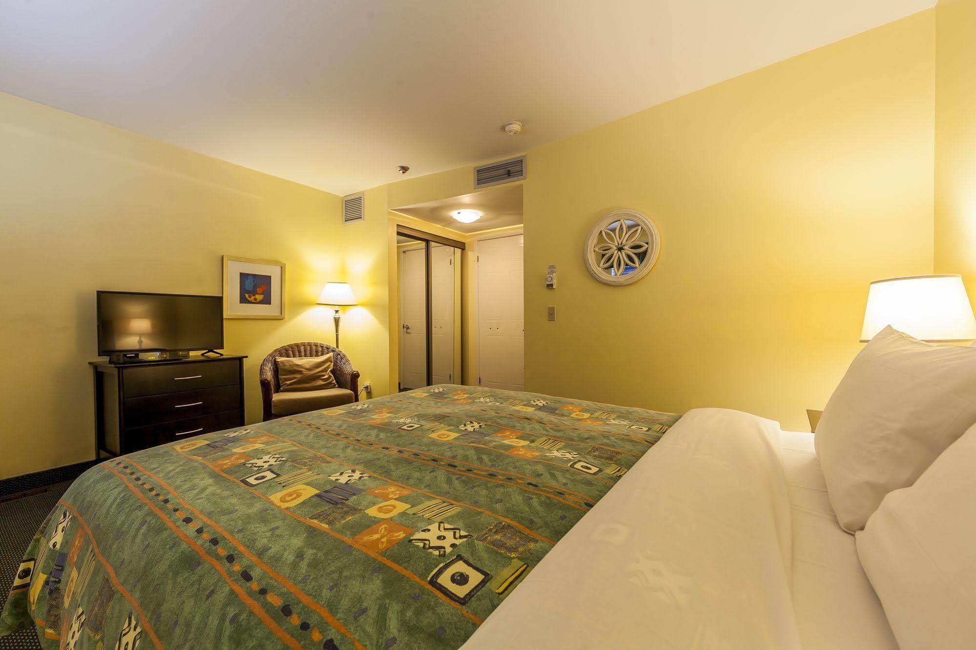 โอแบร์ฌ เดอ ลา ฟงแตน Hotel มอนทรีอัล ภายนอก รูปภาพ